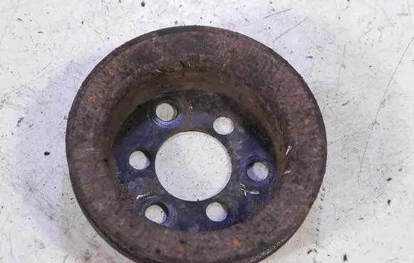 Volkswagen PASSAT B5 Crankshaft pulley 058145255DE