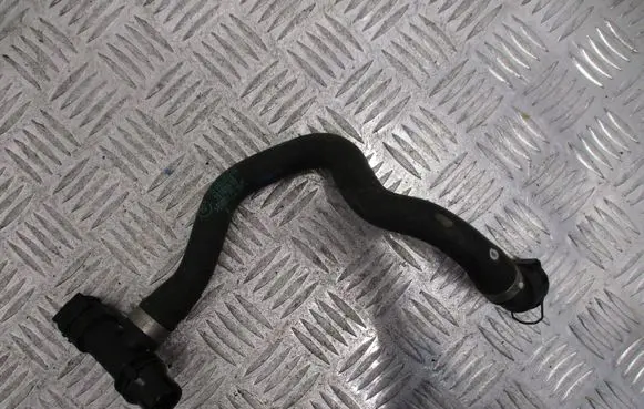 BMW 2 Active Tourer U06 Engine coolant pipe/hose 8654832