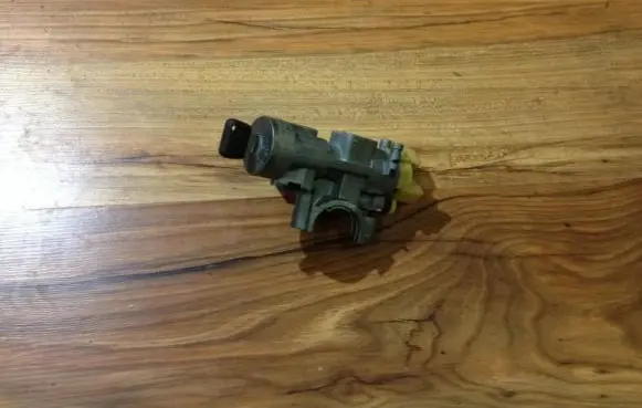 Mazda 323 Ignition lock sl17