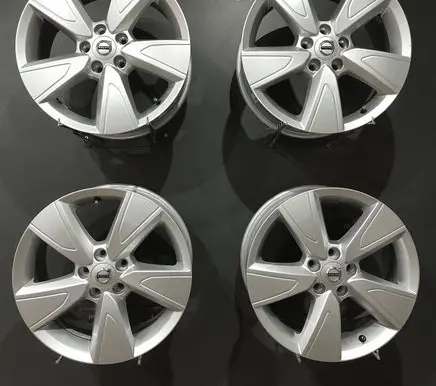 Volvo XC40 R17 alloy rim 31680565