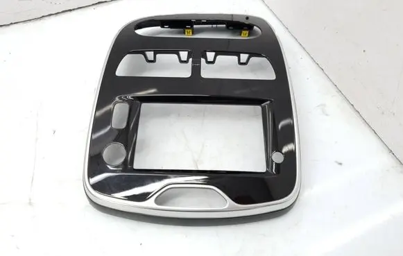 Renault Clio IV Radio/GPS head unit trim 682607616R