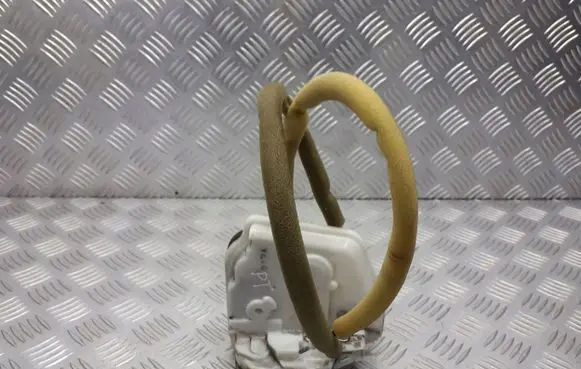 Mazda 2 Rear door lock
