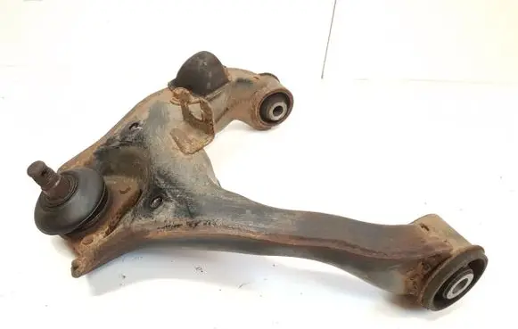 Mitsubishi L200 Front lower control arm/wishbone 4010A013