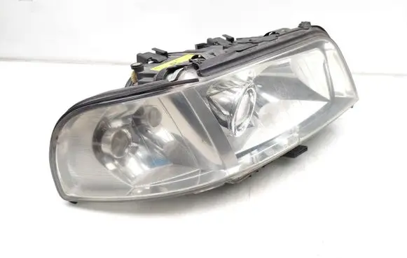 Audi A8 S8 D2 4D Headlight/headlamp 4D0941004BA