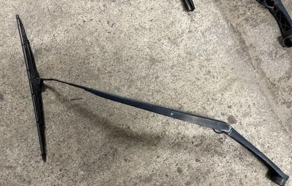 KIA Rio Front wiper blade arm
