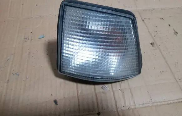 BMW 7 E38 Front indicator light