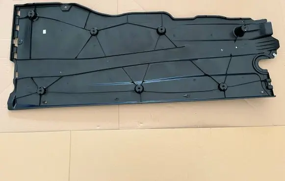 Volkswagen Golf VIII Engine splash shield/under tray 5WA825202E