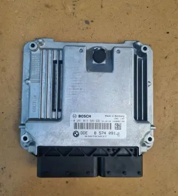 BMW 5 F10 F11 Engine control unit/module 0281019806 8574091