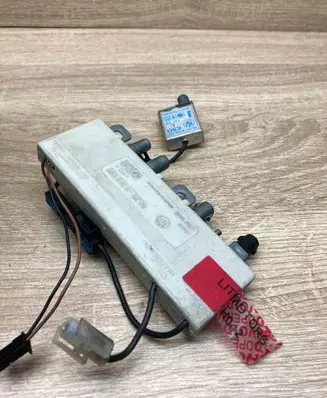 BMW 5 E39 Aerial antenna amplifier 8378090 8362532