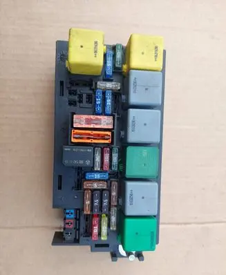 Mercedes-Benz GL X164 Fuse module A1645400072