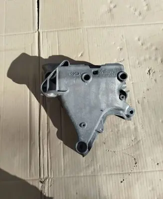 Audi A3 8Y Engine mounting bracket 05E199275E