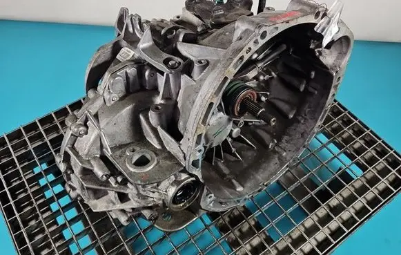 Renault Trafic III (X82) Manual 5 speed gearbox PF6082 IMPRK1551930
