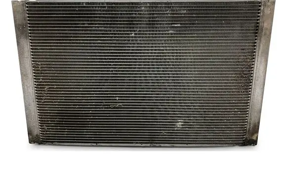 Audi A8 S8 D3 4E Coolant radiator