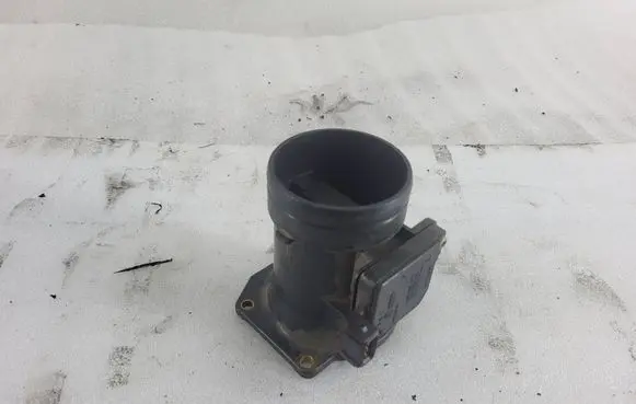 Audi A4 S4 B5 8D Mass air flow meter 058133471 AFH6010B