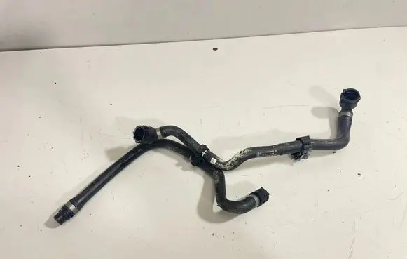 BMW i4 Engine coolant pipe/hose 8475693