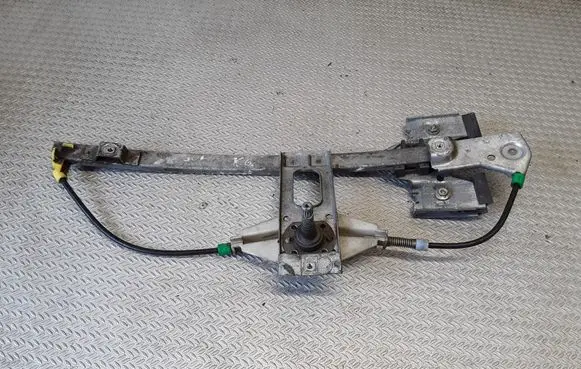 Rear door manual window regulator