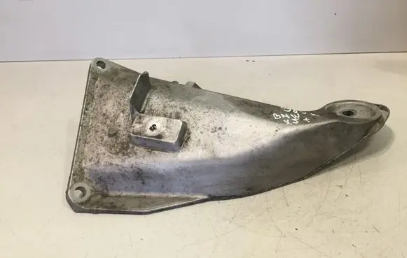 BMW X5 E53 Engine mounting bracket 6761565 22116761565