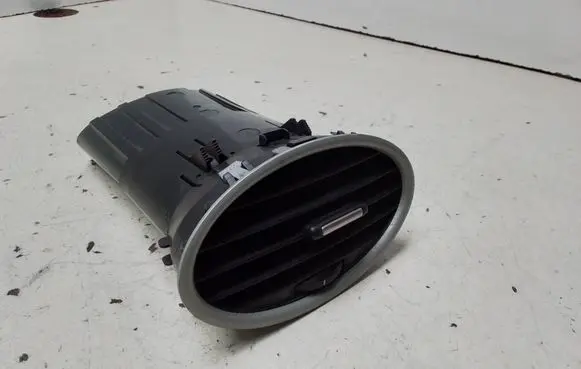 Ford Focus Dashboard side air vent grill/cover trim 4M51A014L21AD 4M51A014L21BC