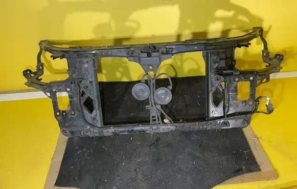 Hyundai i30 Radiator support slam panel