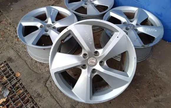 Seat Exeo (3R) R17 alloy rim 