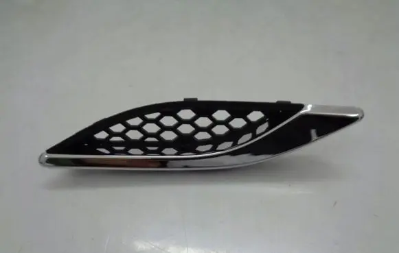 Maserati Ghibli Fender grill 670029939