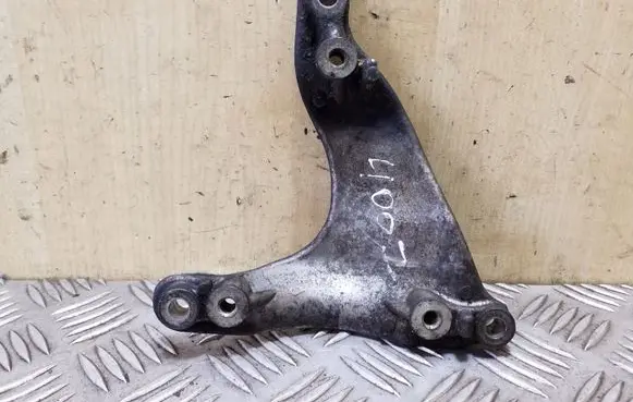 Peugeot 4007 A/C compressor mount bracket 7813A216