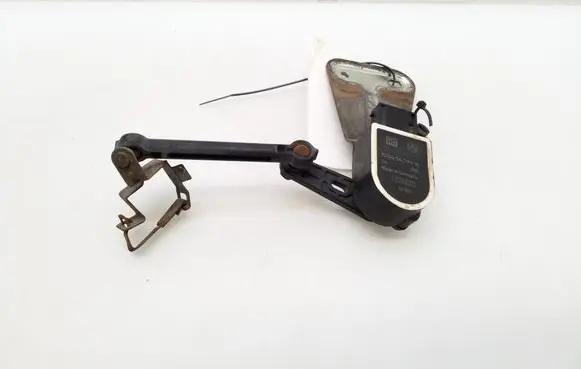 Headlight/headlamp level sensor