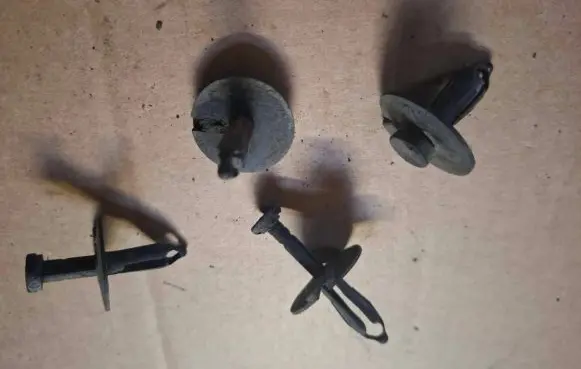 Jaguar XJ X308 Front splash guards bracket 2762