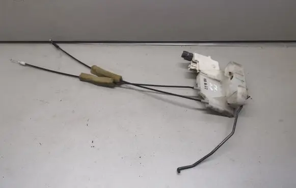 Subaru Outback Front door lock