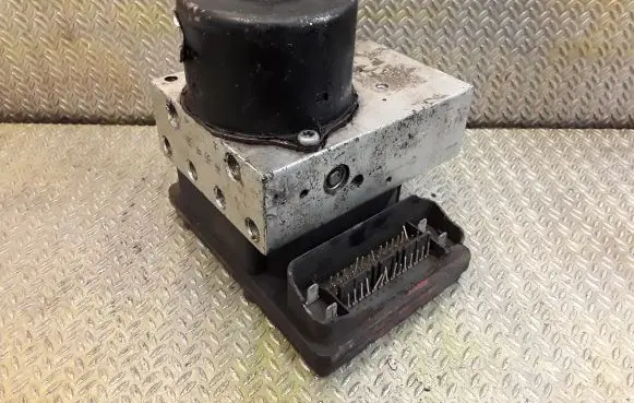 Mercedes-Benz C W203 ABS Pump 2095451432