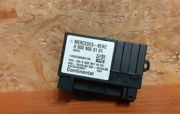 Mercedes-Benz E W212 Fuel injection pump control unit/module A0009003101
