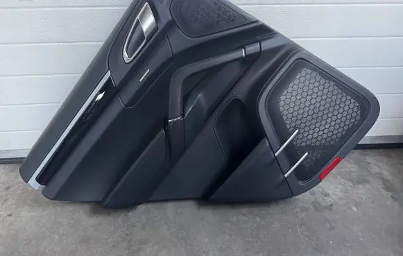 Porsche Cayenne (92A) Coupe rear side trim panel 