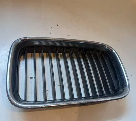 BMW 3 E36 Front bumper upper radiator grill 51138122237