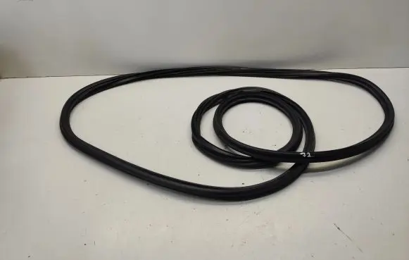 Nissan 370Z Trunk rubber seal (body) 