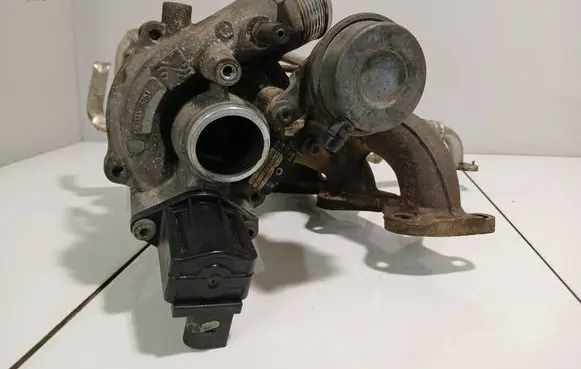 Volkswagen PASSAT B7 Turbo 03C145701S 50189620 K031874KAB42