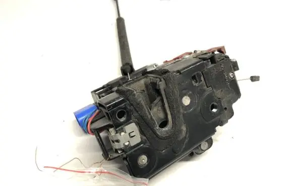 Skoda Fabia Mk1 (6Y) Front door lock 3B1837016CE
