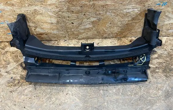 Mazda CX-5 II Intercooler air channel guide KSD4-501C1 S2509N026-M