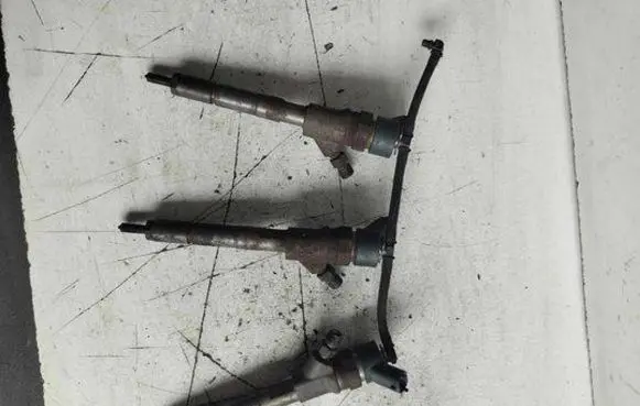 Toyota Auris 150 LP gas injectors set 0445110