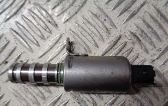 Citroen C4 Cactus Camshaft vanos timing valve V758776080