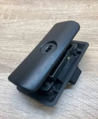 BMW 5 E39 Glove box lock BMWGLOVEBOXHANDLE