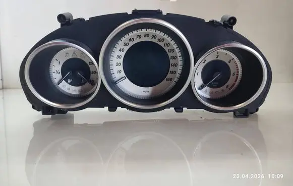 Mercedes-Benz E W212 Speedometer (instrument cluster) A2129007329