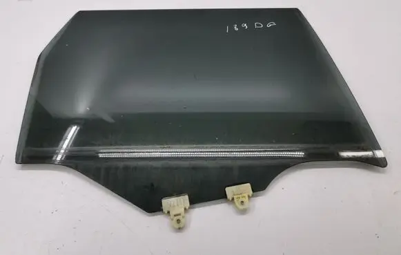 Nissan X-Trail T31 Rear door window glass