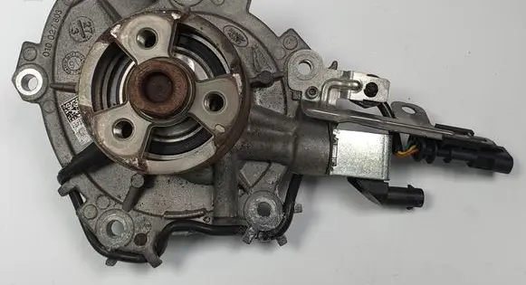 Jaguar XF X260 Water pump G4D3-8501-AE