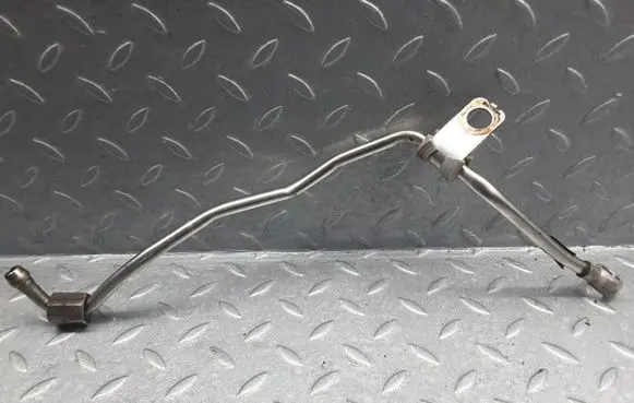 Volkswagen Jetta VI Turbo turbocharger oiling pipe/hose 04L145771J