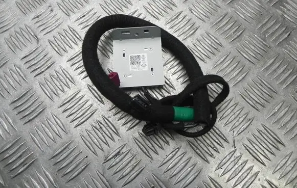 Renault Twingo III Aerial antenna amplifier 282129040R