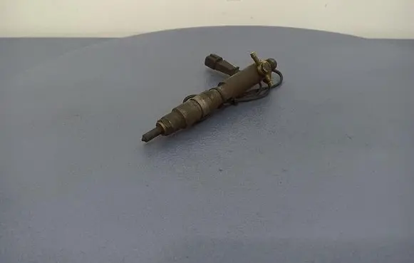 Volkswagen PASSAT B5 Fuel injector 074130202D