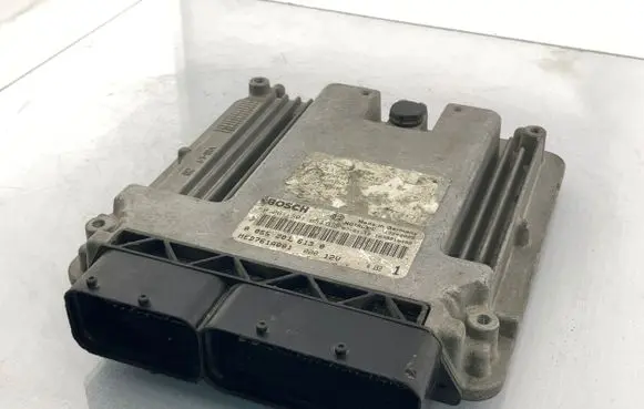 Alfa Romeo 159 Engine control unit/module 1039S19402 MED761A001000 0261S01054