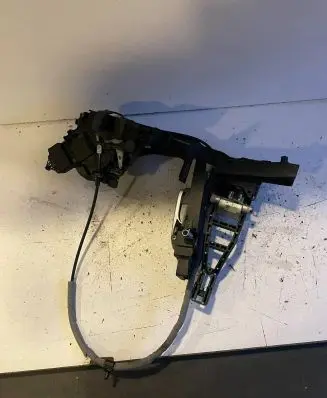 Ford C-MAX I Front door lock 6M2AR21813EC
