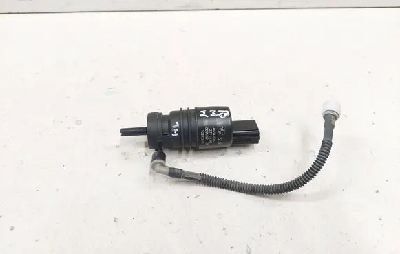 BMW X6 E71 Windscreen/windshield washer pump 6934160 3095102 10833217