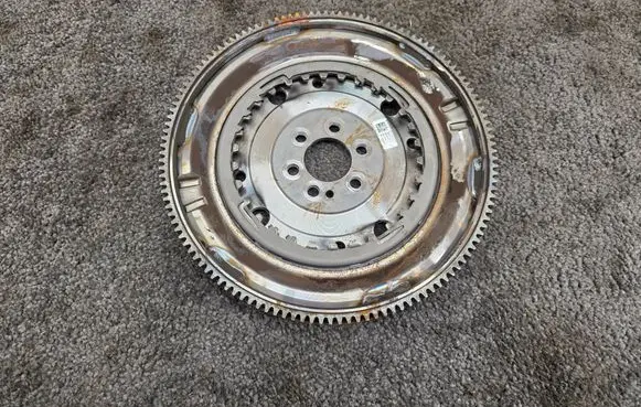 Skoda Kamiq Dual mass flywheel 04C105266F